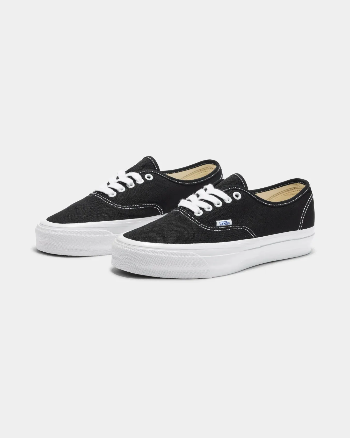 Authentic Reisue 44 LX - Black / White