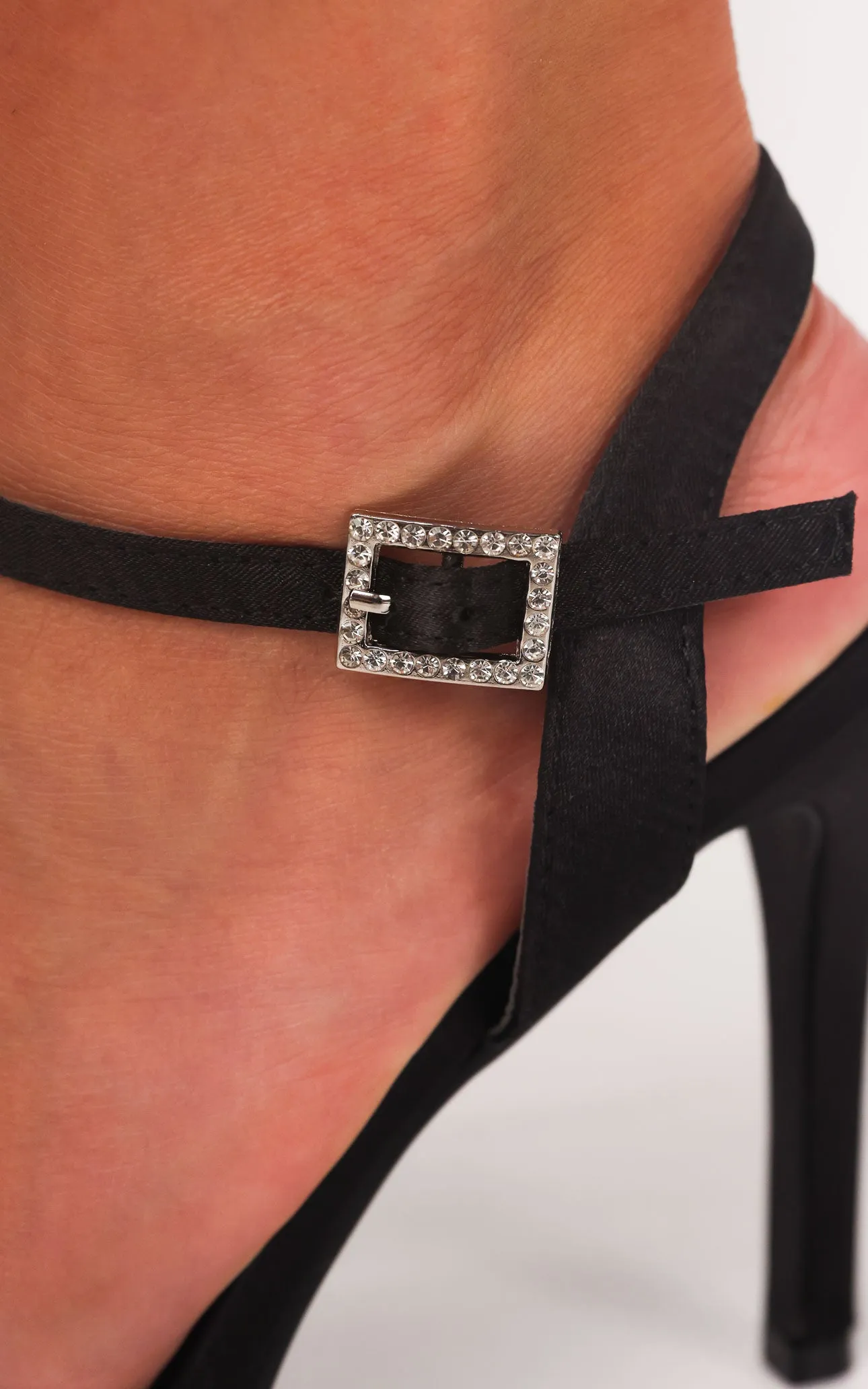 (Preorder) Wilde Heels - Black