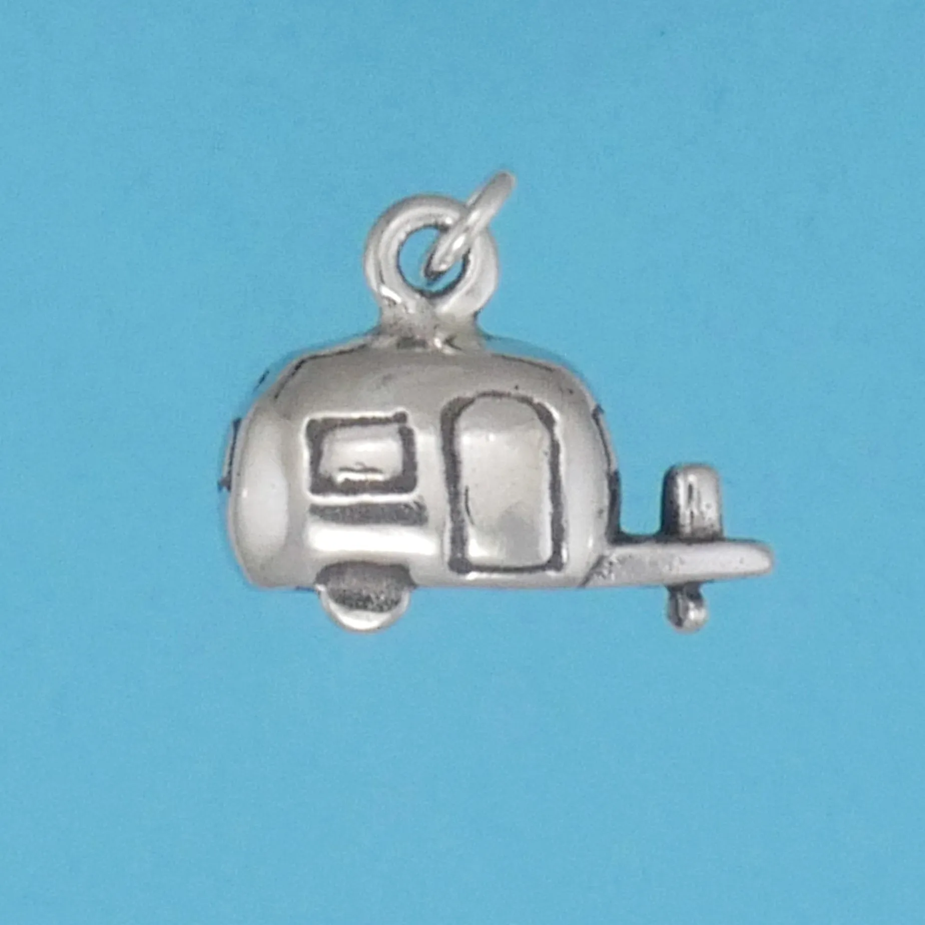 Round Camper Charm